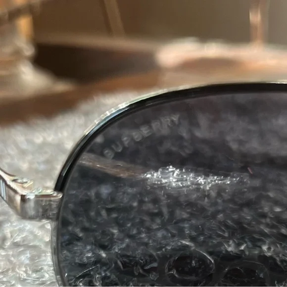 Burberry POLARIZED Sunglasses - Picture 2 of 8